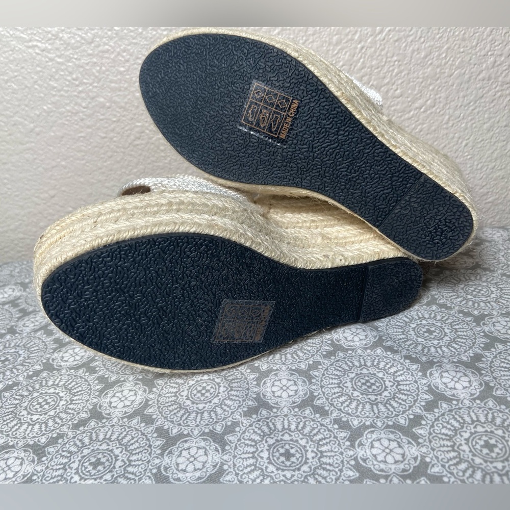 Shuzumiao~Neutral~High Platform~Espadrille~Wedge~
Sandal~Circle Detail~Size 8.5 - Picture 12 of 14